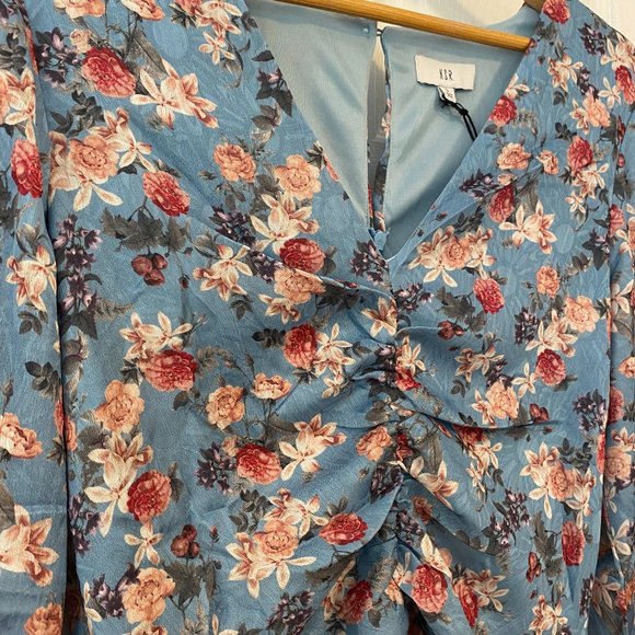 NSR Heidi Rouched Slit Front Dress Floral Blue Sky WOMENS SIZE Large NWT - Picture 3 of 9